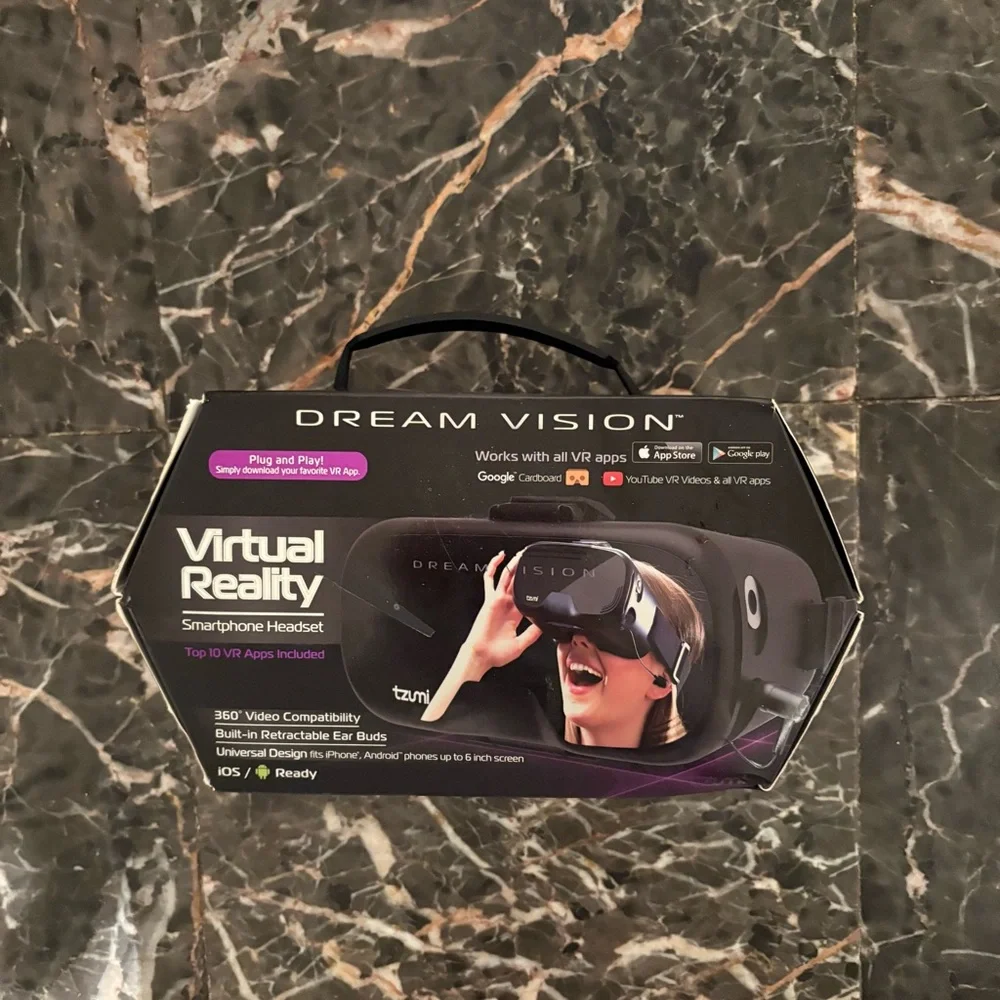Black Virtual Reality Headset